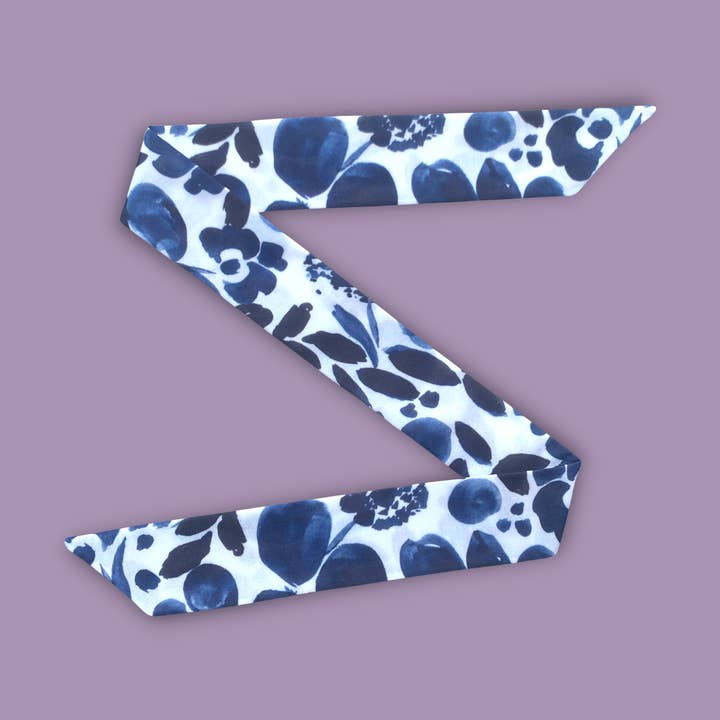 Foulard 100% en soie Amélie pour la vente par Hello Silk Paris