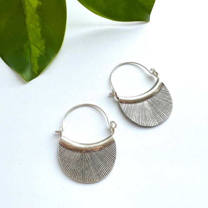 Baizaar - Wholesale Hoop Earrings - Hill Tribe Sterling Silver Etched Petal Earring2