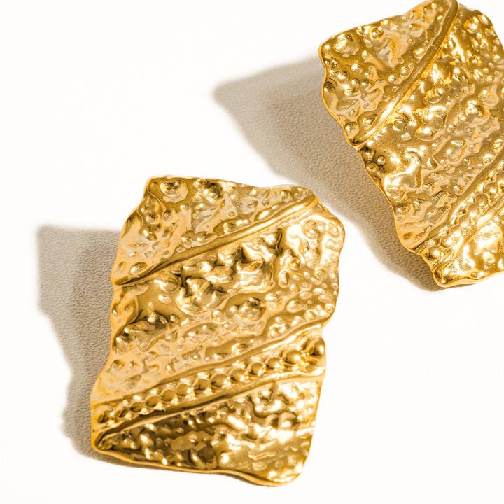 Oro Giallo Bellezza, perno rettangolare ondulato in oro, antiossidante, 18 carati in vendita all'ingrosso su Faire2