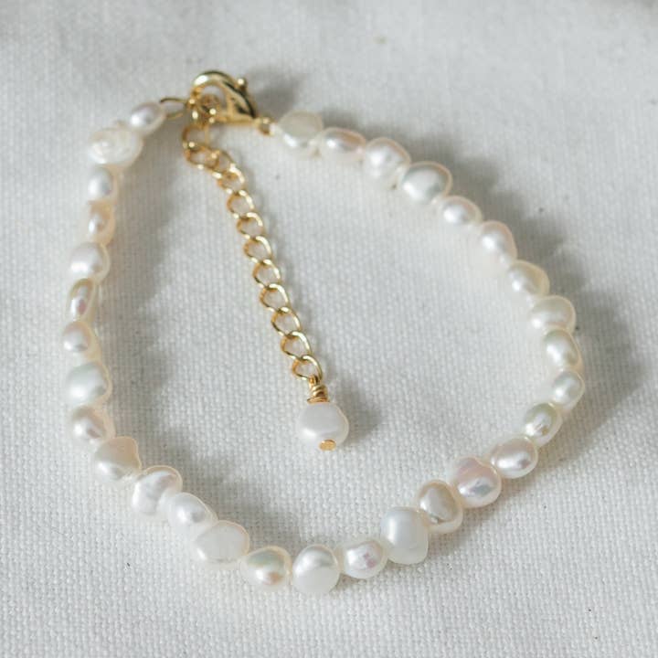 Bracelet en perles Sandbar pour la vente par Steel & Clover