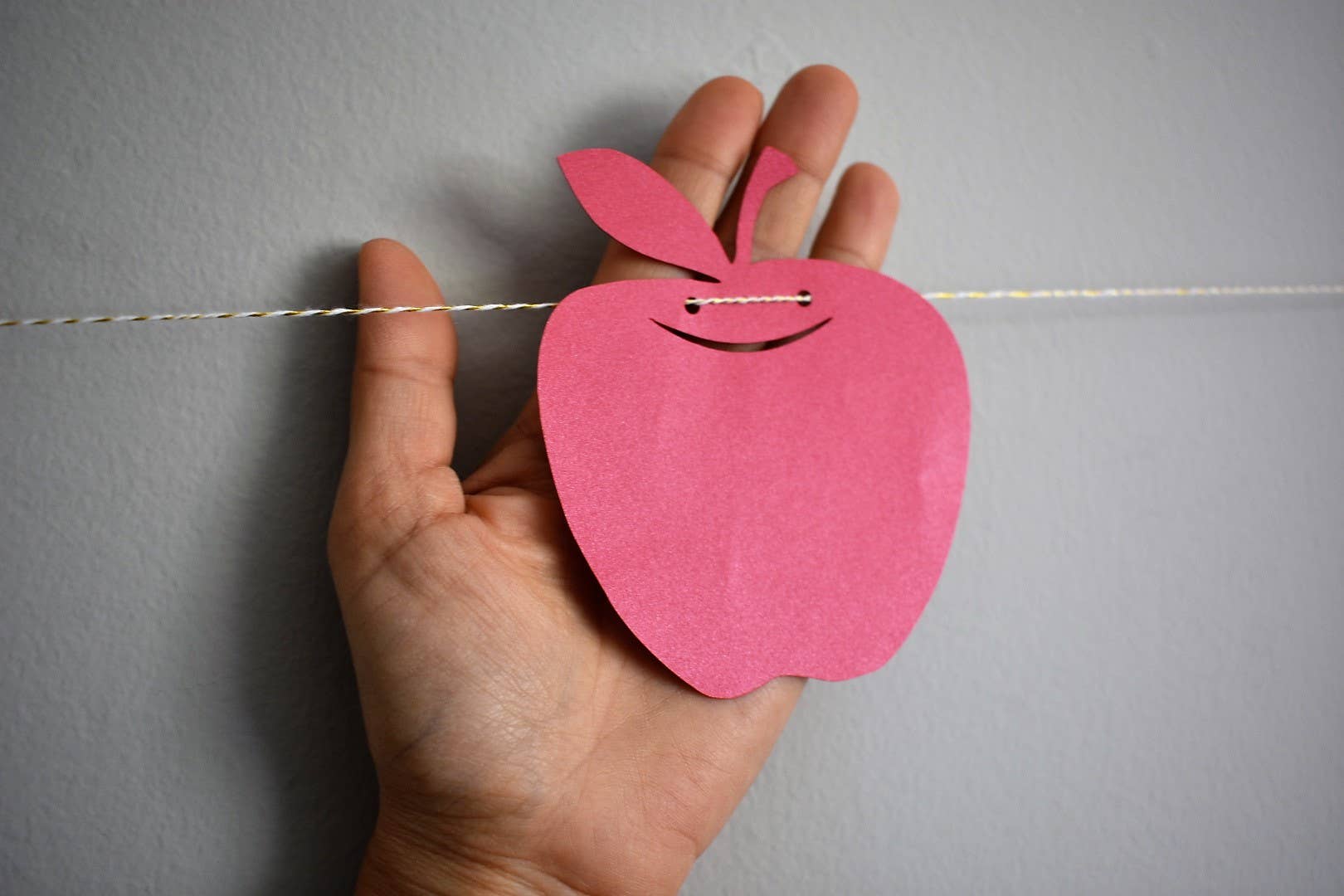 thekitcut - Vente Fanion/guirlande - Guirlande de pommes pour Rosh Hashana, automne, rentrée scolaire1