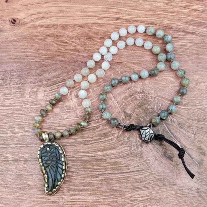 ZINC Designs - Wholesale Pendant/Charm Necklace - Labradorite Angel Wing Beaded Necklace