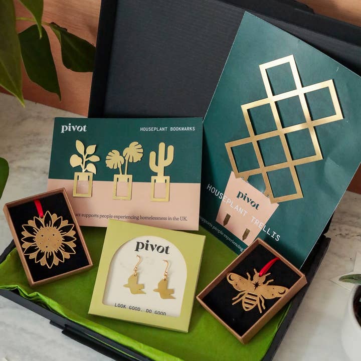 Pivot - Wholesale Ornament Set - The Ecologist Gift Set2