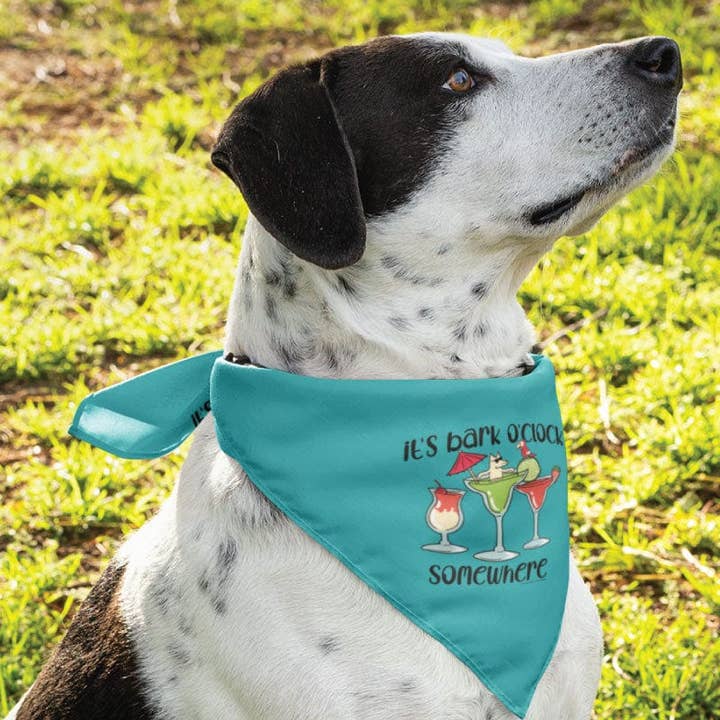 Het is ergens Bark O'Clock - Hondenbandana voor wholesale door Teddy the Dog