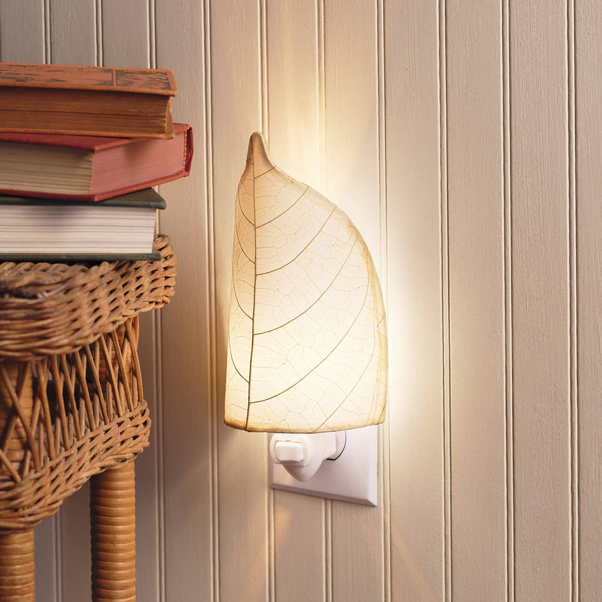 Eangee Home Design - Wholesale Night Light - Leaf Nightlight Natural, Shade Made of Cocoa Leaves0