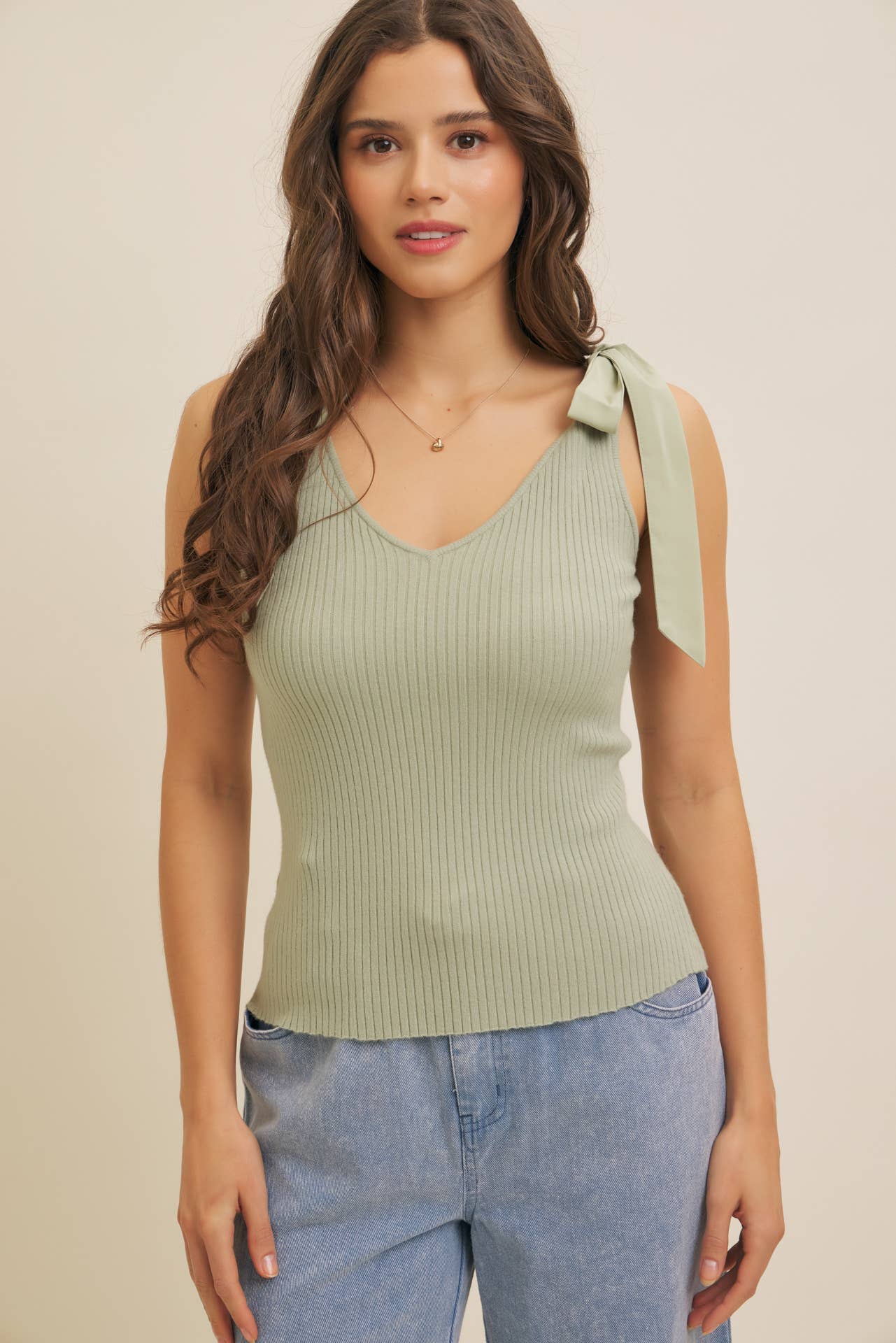 in february – wholesale Pullovertröja - Dam – Tröja i stretchigt ribbstickat material med axelband i blandade material13