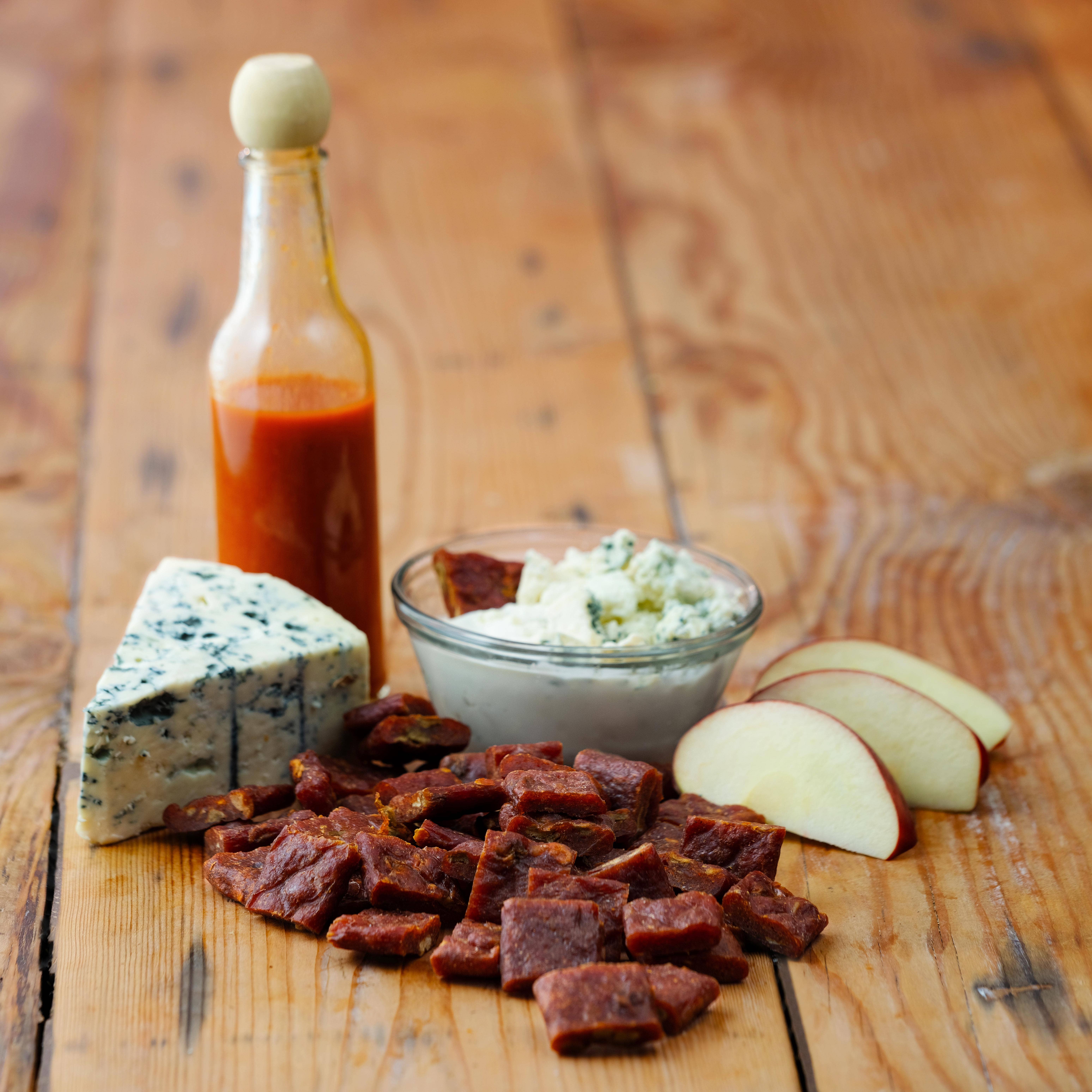 FIELD TRIP - Wholesale Jerky - Spicy Apple Buffalo Style Chicken Bites (2.2oz)4