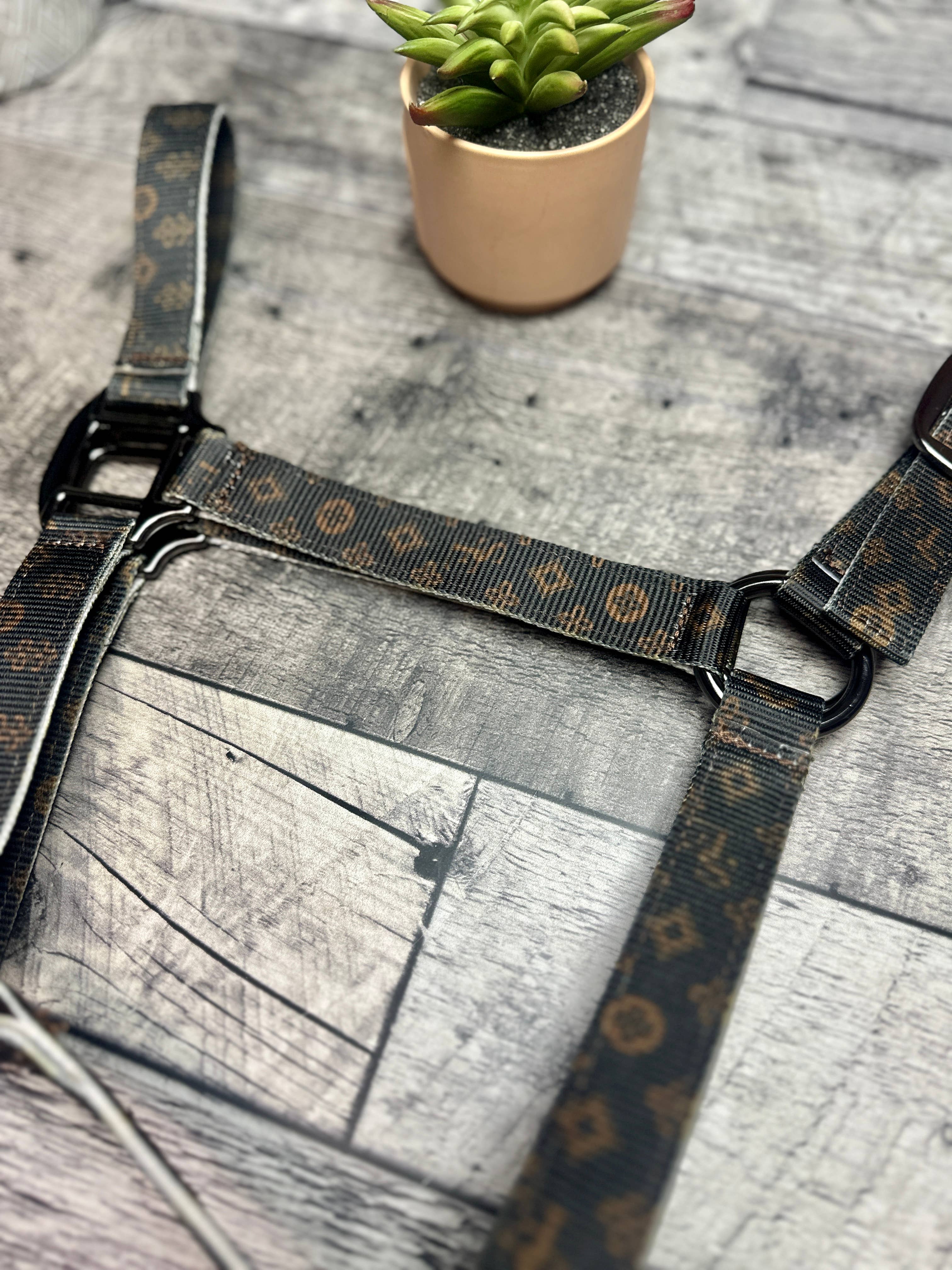 Schulz Equine - Wholesale Horseback Riding Gear - Nylon Halter - Horse Size35