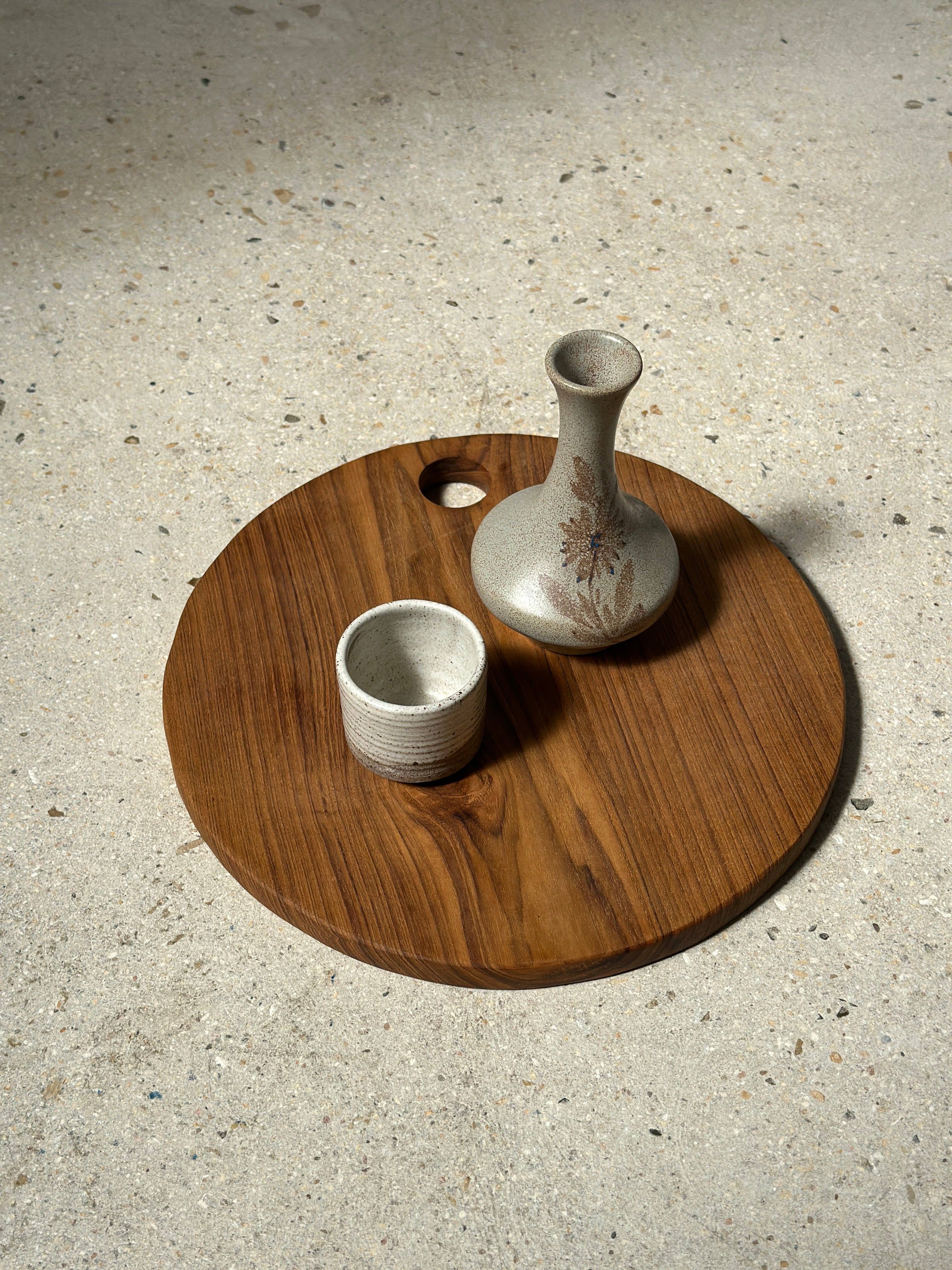 Office Objets – wholesale Skärbräda – Rund skärbräda i urholkad teak D:3075