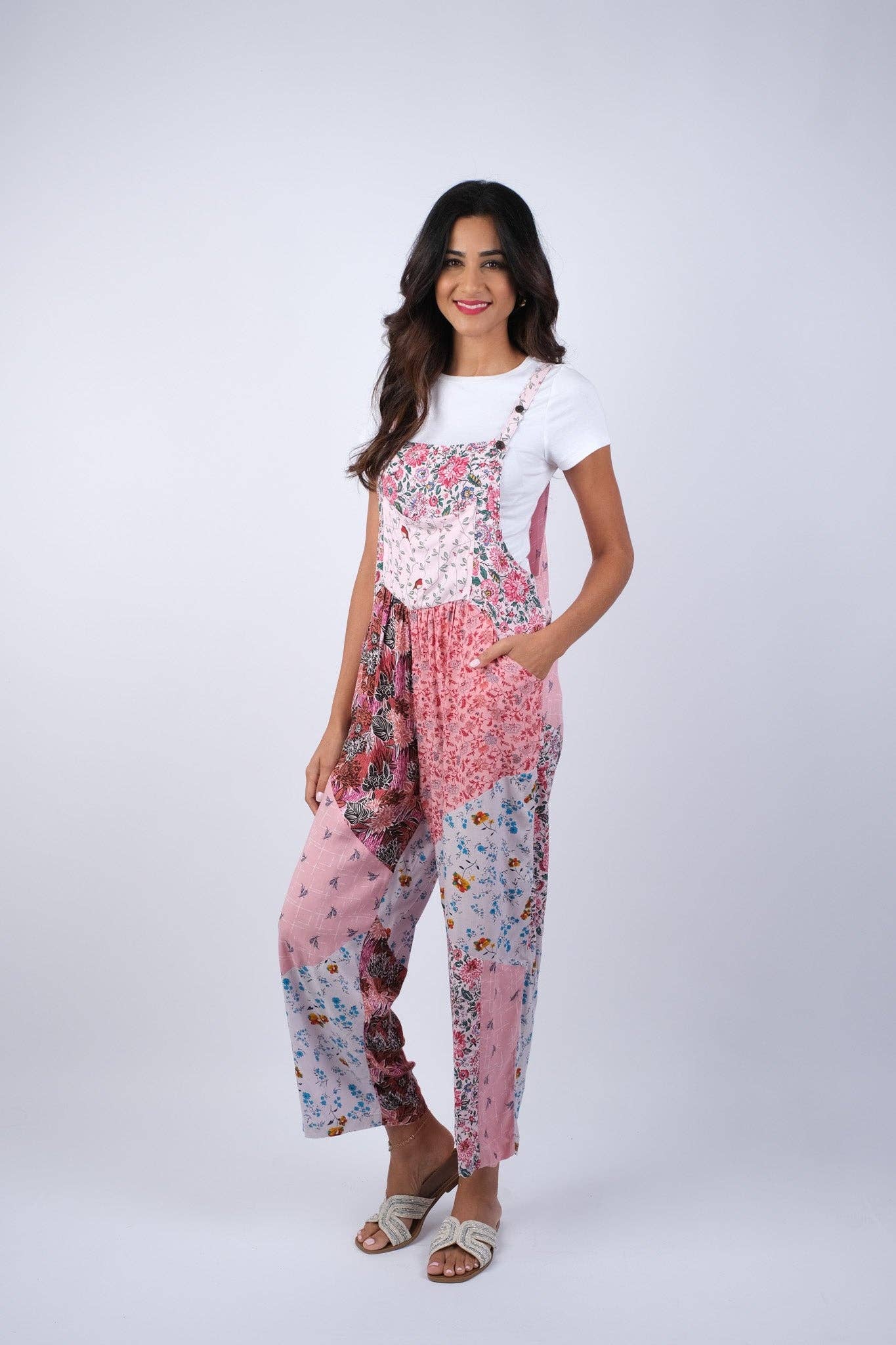 Sacred Threads – Fato macaco - Mulher por atacado – Macacão Chique de Retalhos Harmonia de Pétalas0