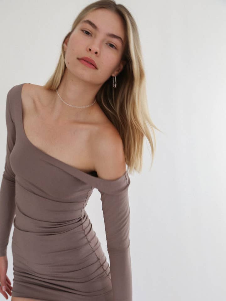 Mini-robe Helena pour la vente par TROIS