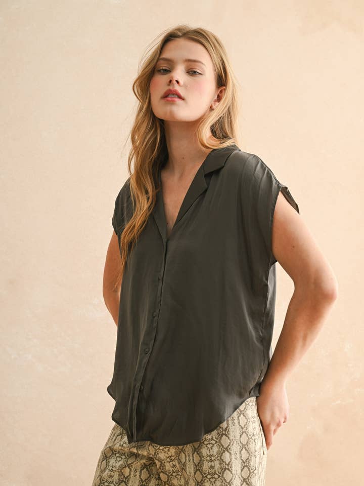 MIOU MUSE – Großhandel Hemd mit Button-down-Kragen – Damen – MMT1194 KNOPF-DOWN-HEMD MIT KAPPENÄRMELN0