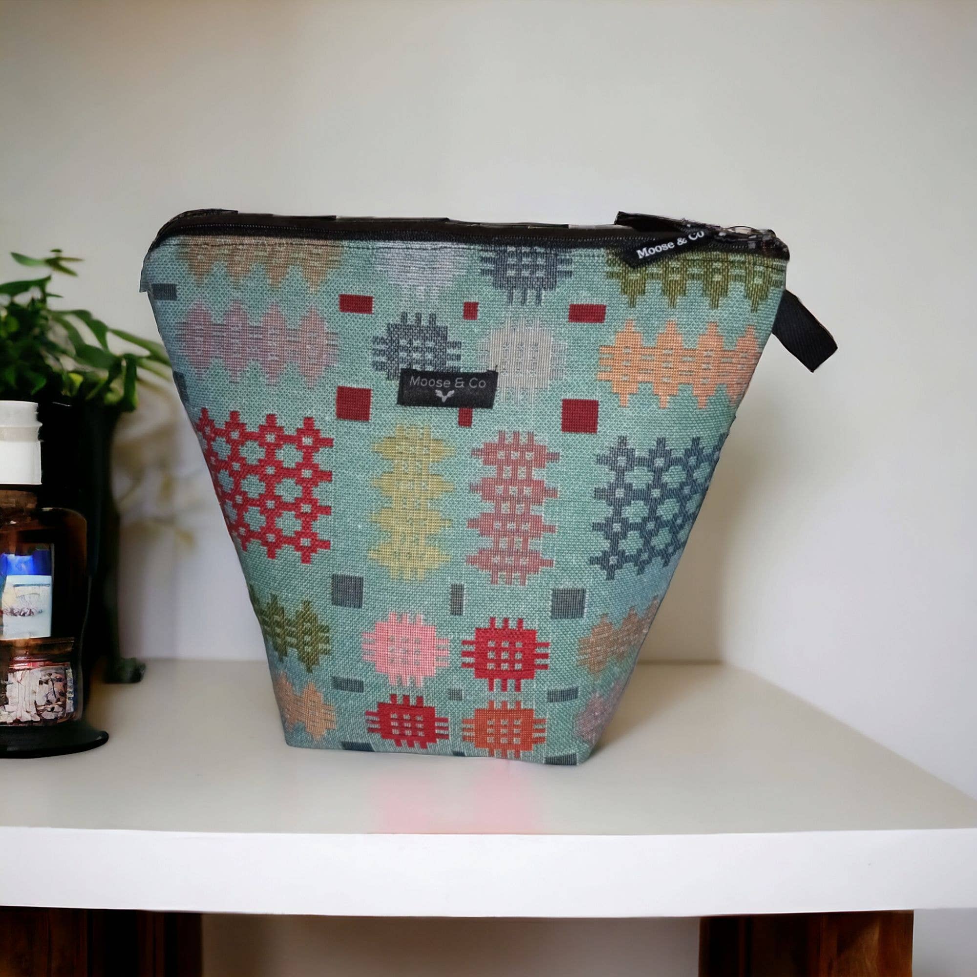 Moose & Co - Wholesale Toiletry Bag - Women's - Welsh tapestry blanket design wash bags / make up bags9