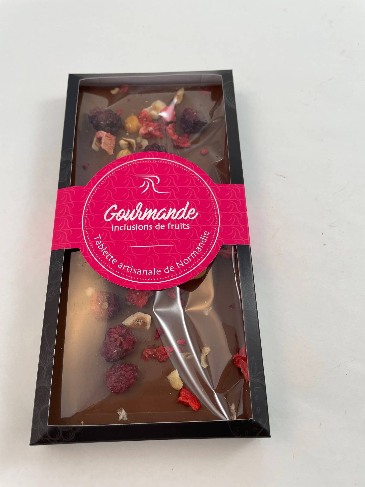 Royale Normande Chocolaterie - Vendita all'ingrosso Barretta di cioccolato - Tavoletta di cioccolato al latte con inclusioni di frutta - 90 g PP226