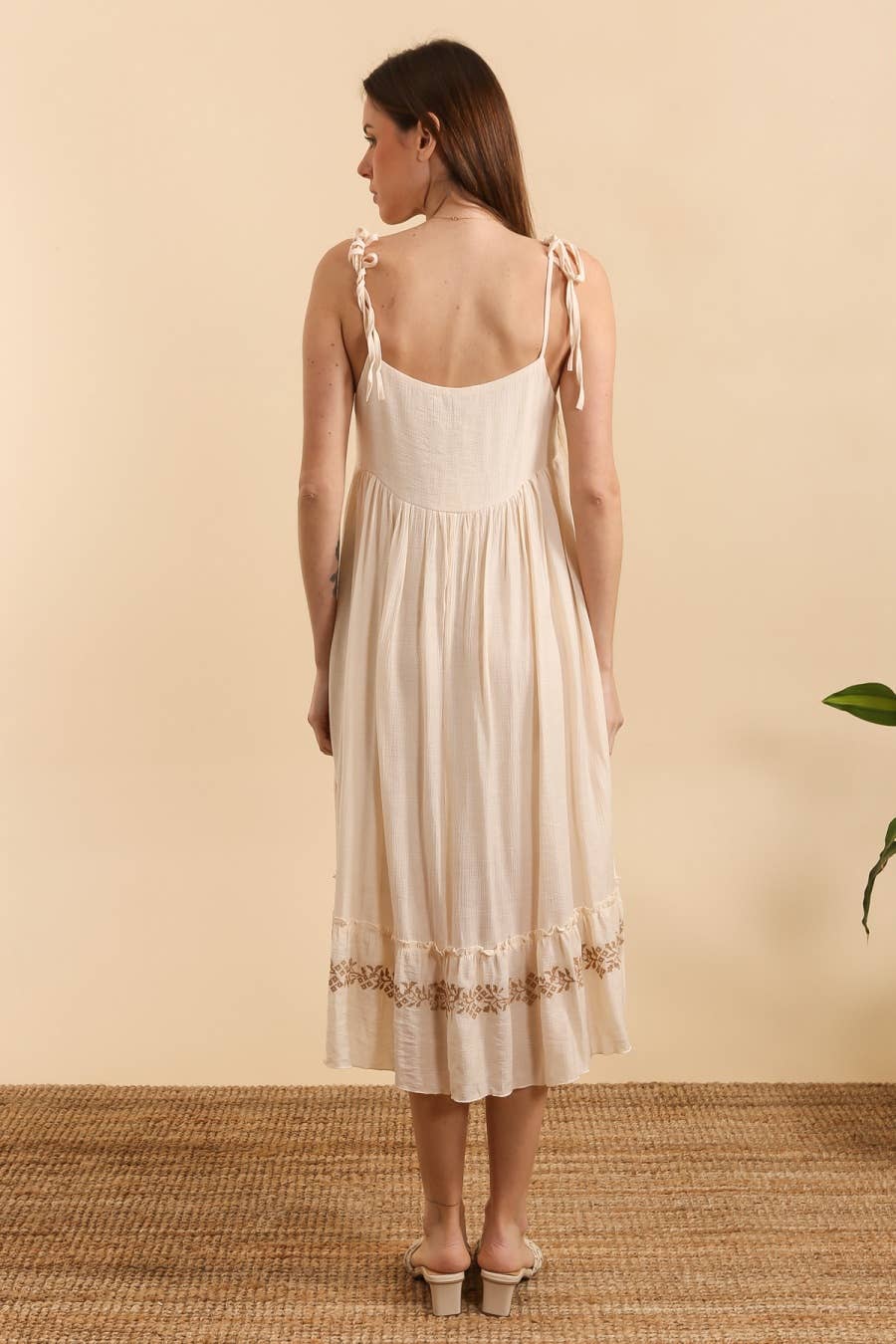 MOOYA - Wholesale Dress - Women's - White maxi dress with embroidery and strap fastenings SJ0063