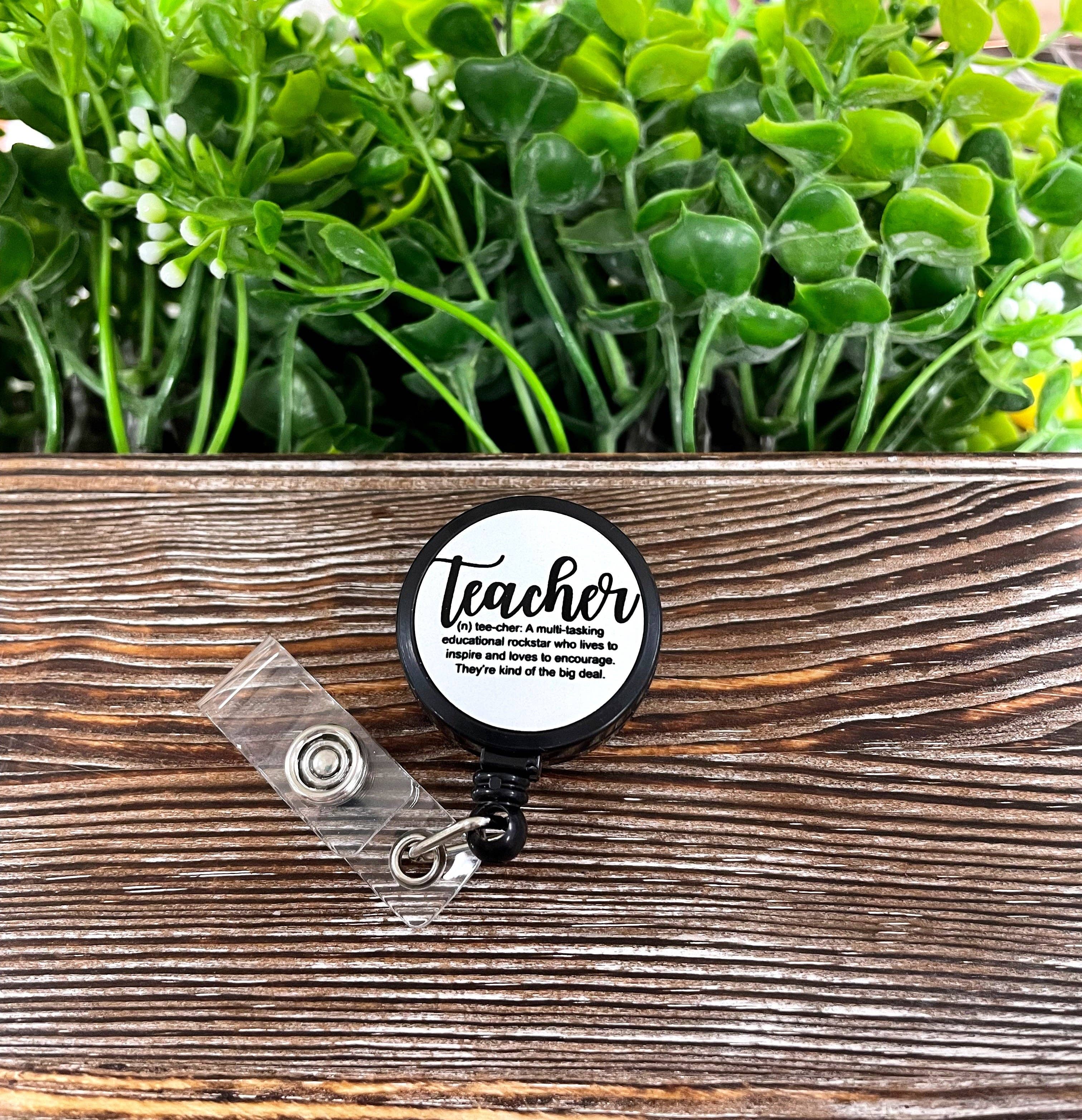 Handmade by Marlayna – Acessórios para crachá - Mulher por atacado – Definição do professor, carretel de crachá retrátil, pode fazer personalizado, diversão boho, suporte de cordão de sublimação