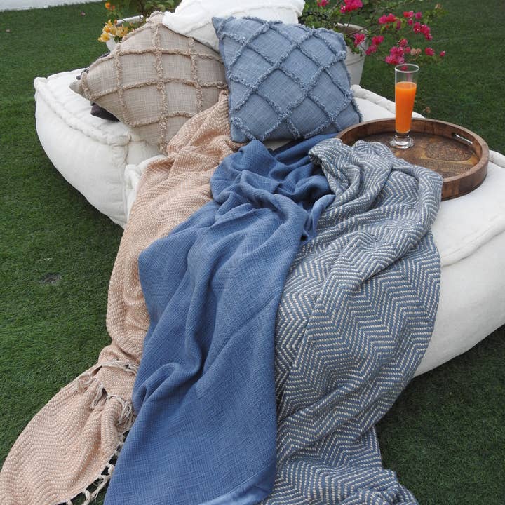 House Of Harkaari - Wholesale Throw Blanket - Interwoven Textured Throw with Fringe ends