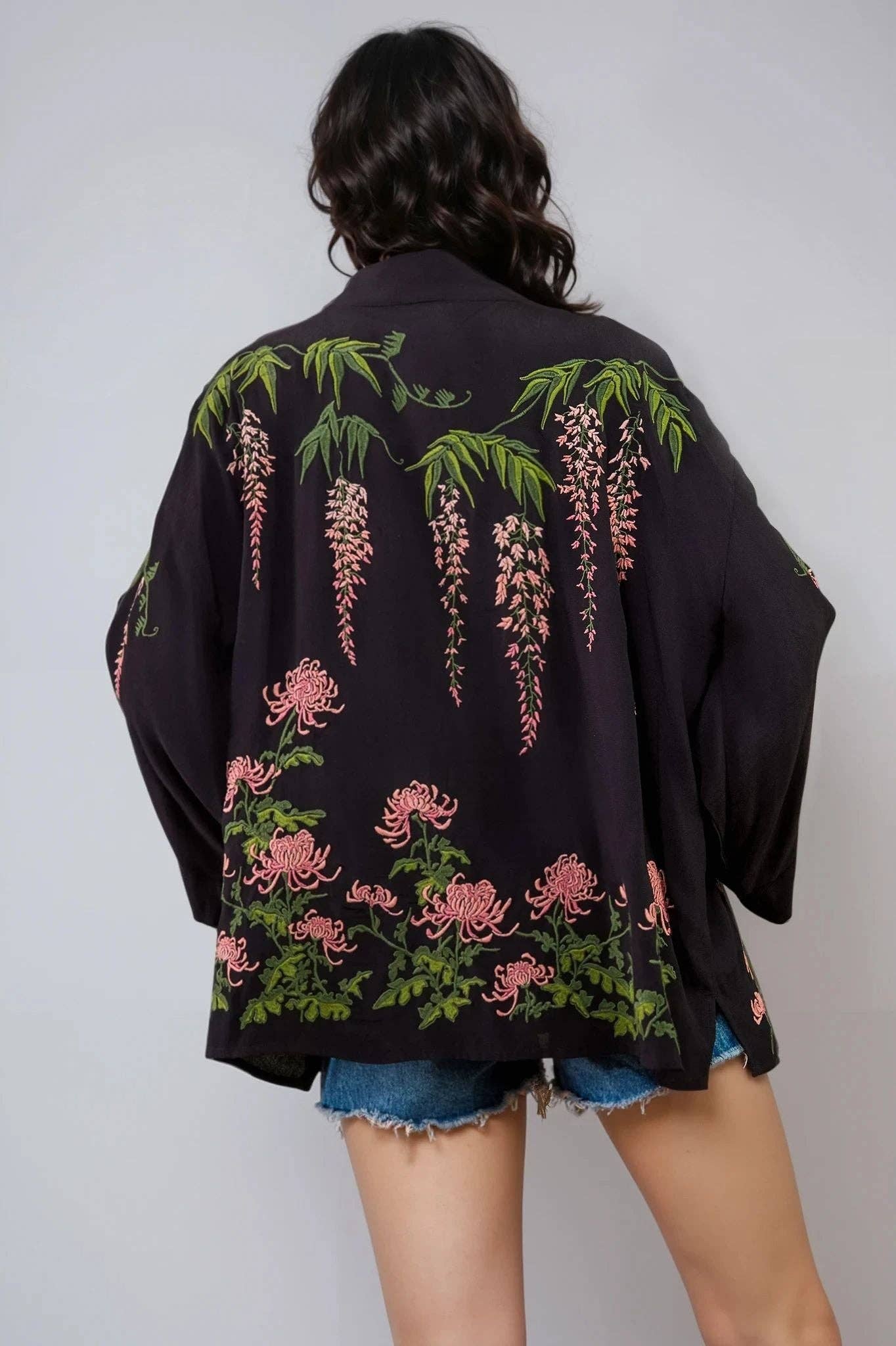 Artemis Muse – wholesale Kimono – Women's – Wisteria & Chrysanthemum Embroidered Black & Pink Fully Lined Short Kimono2