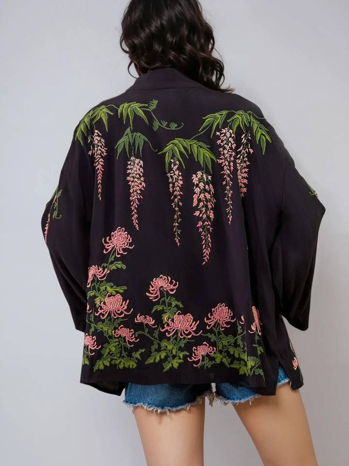 Artemis Muse – wholesale Kimono – Women's – Wisteria & Chrysanthemum Embroidered Black & Pink Fully Lined Short Kimono2