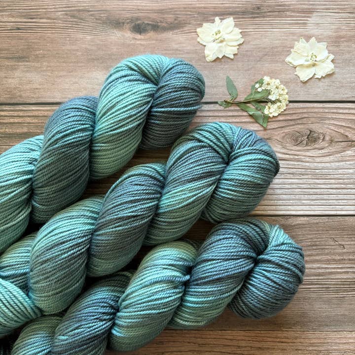 Thunderstone | Håndfarvet Garn | 4-pak for engroshandel hos Jam Jar Yarns