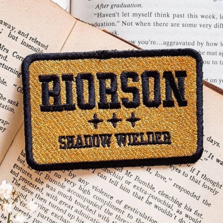 Écusson brodé avec le nom Xaden Riorson pour la vente par The Bean Workshop