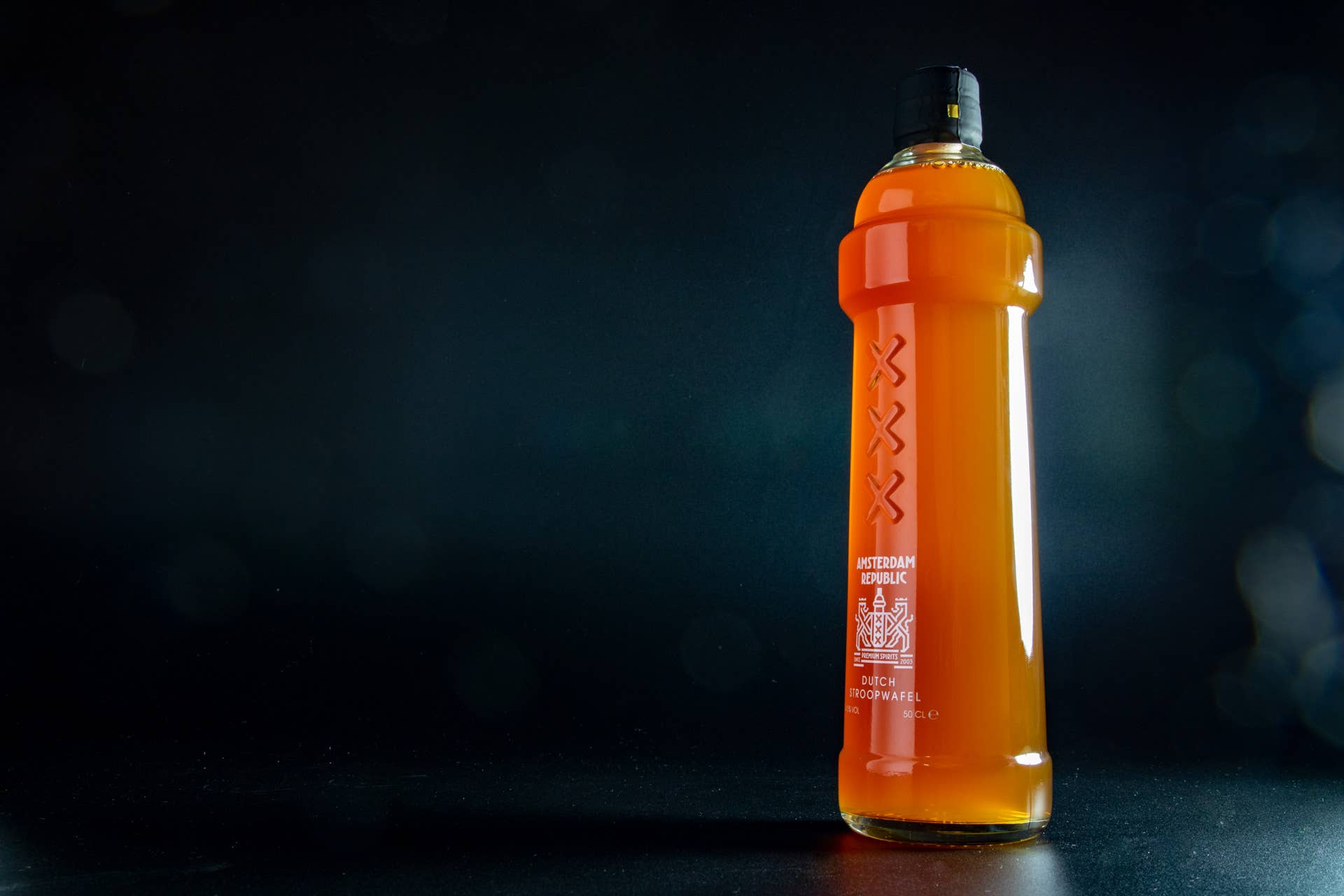 Amsterdam Republic – wholesale Liqueur – UNIQUE AMSTERDAM BOTTLE - Dutch Stroopwafel liquor Vodka3