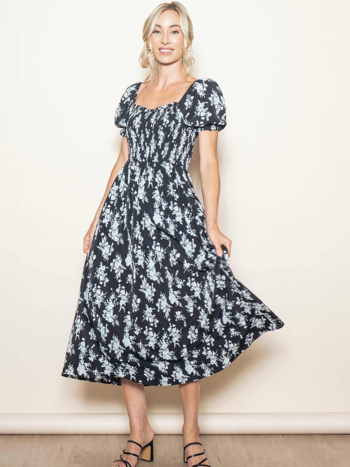 Elloh Collection - Wholesale Dress - Women's - Sweetheart Neck Smocked Antique Floral Midi Dress w Pockets0