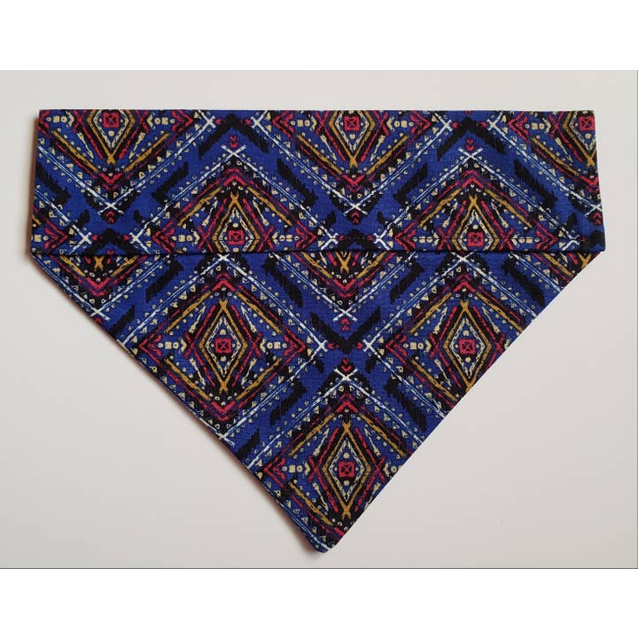 Geo Blue, bandana per cani in cotone per la vendita all'ingrosso da parte di The Snazzy Pooch
