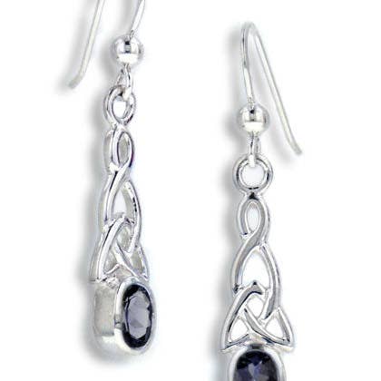 Boucles d'oreilles en argent sterling avec nœud celtique et véritable iolite bleu violet à crochet pour la vente par Silver Insanity