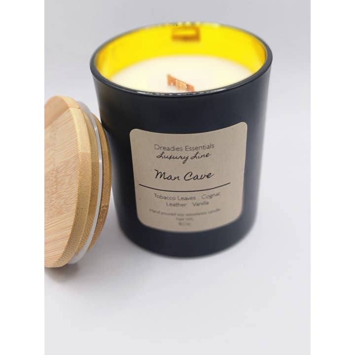 Bougie Man Cave Woodwick pour la vente par DreadiesEssentials