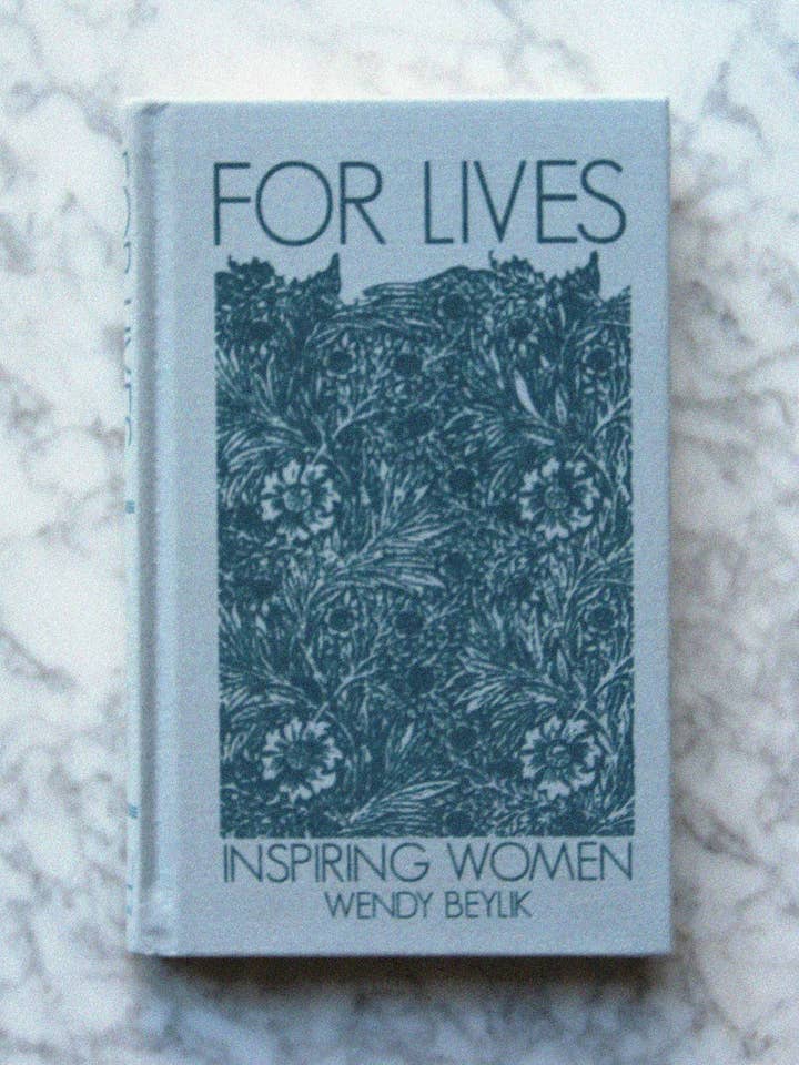 Per le vite: Donne ispiratrici per la vendita all'ingrosso da parte di Anderson House Publishing