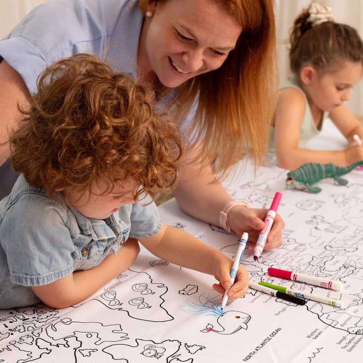 Carte du monde - Nappe à colorier - en anglais uniquement pour la vente par BiMoo