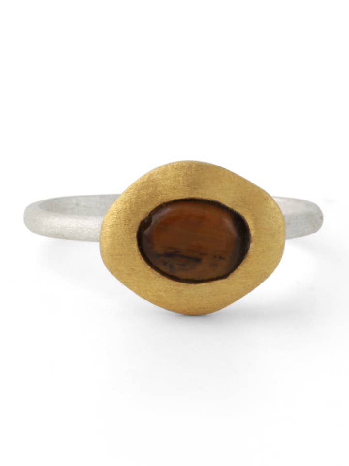 Bague en argent avec œil de tigre, plaqué or 18 carats pour la vente par Campur GmbH