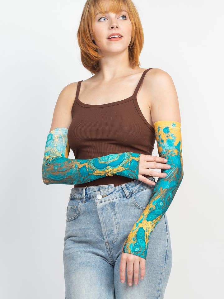 Maniche con stampa tie dye per la vendita all'ingrosso da parte di Lakhays Collection Inc.