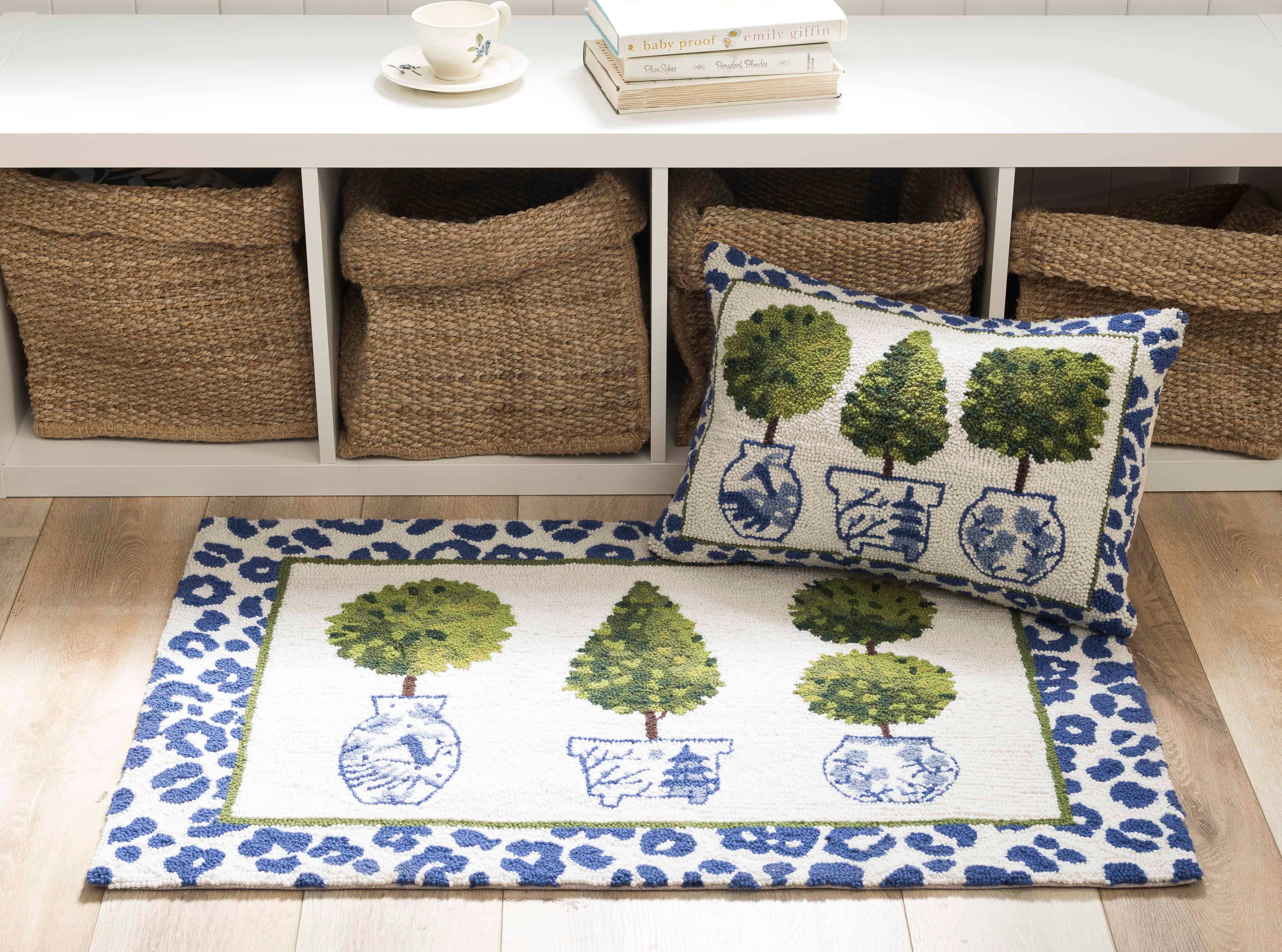 Peking Handicraft – wholesale Throw/decorative pillow – Leopard Print Topiary Hook Pillow2