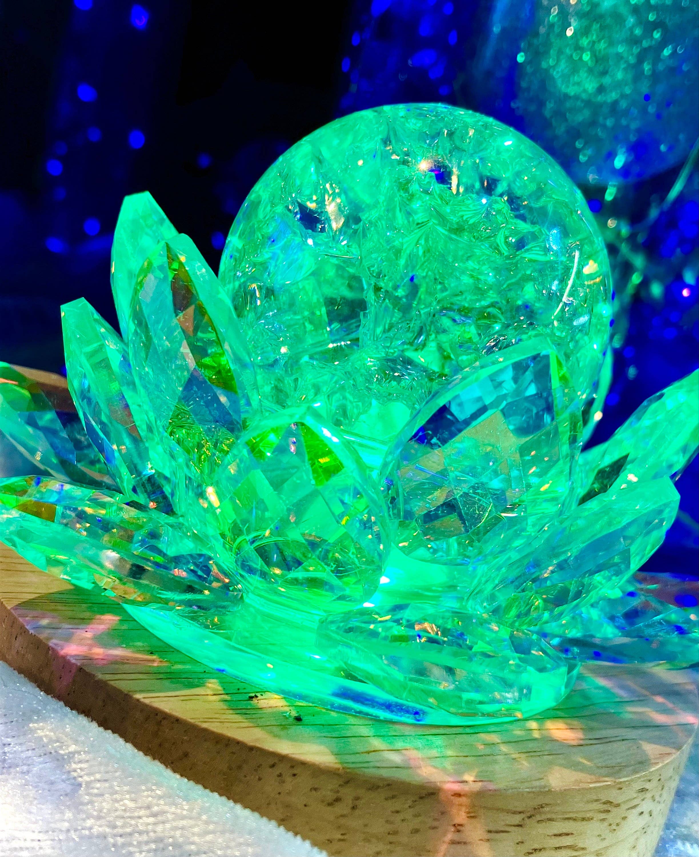 Desarwen - Wholesale Accent/Desk Lamp - Color changing color USB magic lamp aura cracked sphere2