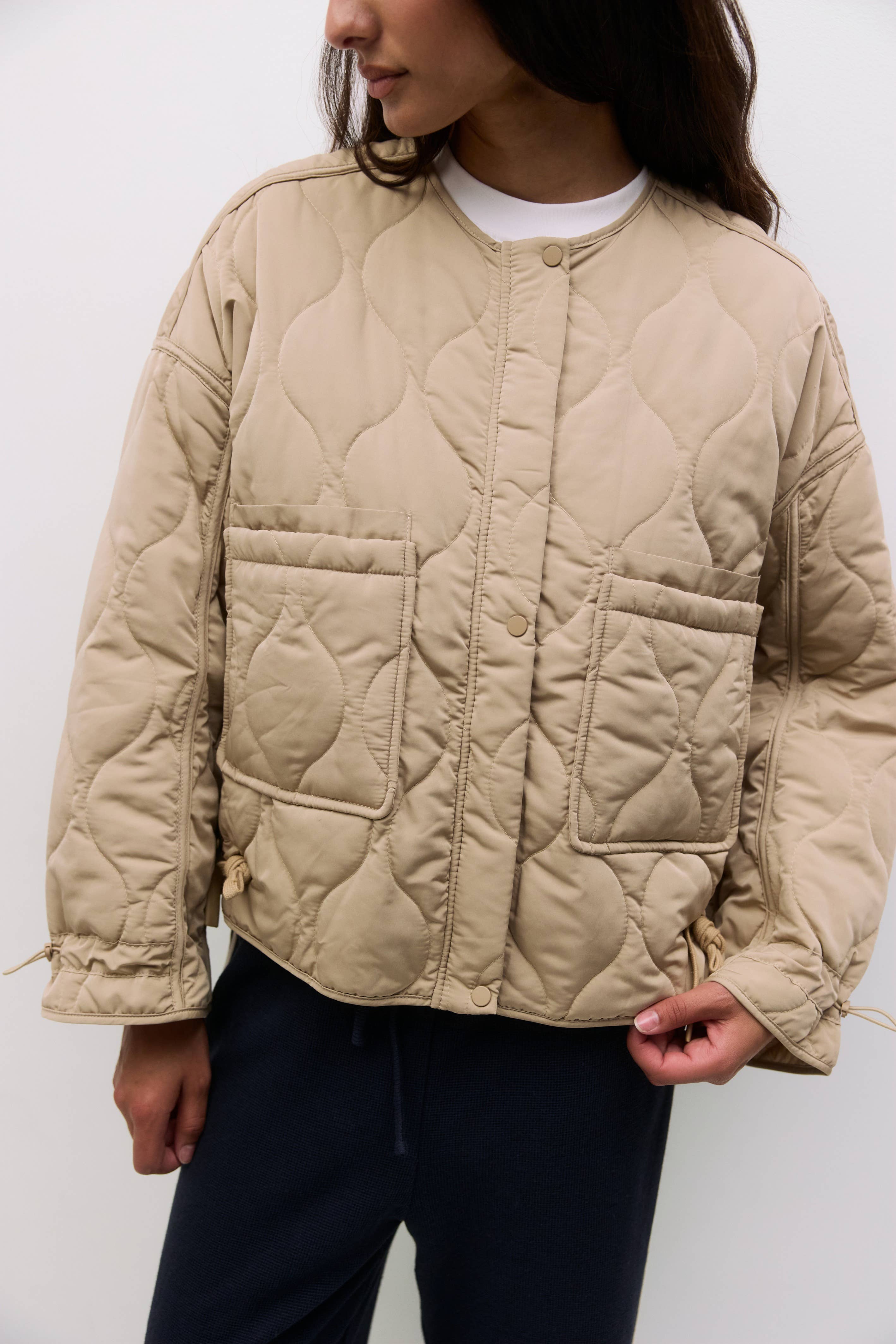 MOD REF – Großhandel Jacke – Damen – The Kara Jacket | Gesteppte Jacke mit Reißverschluss18