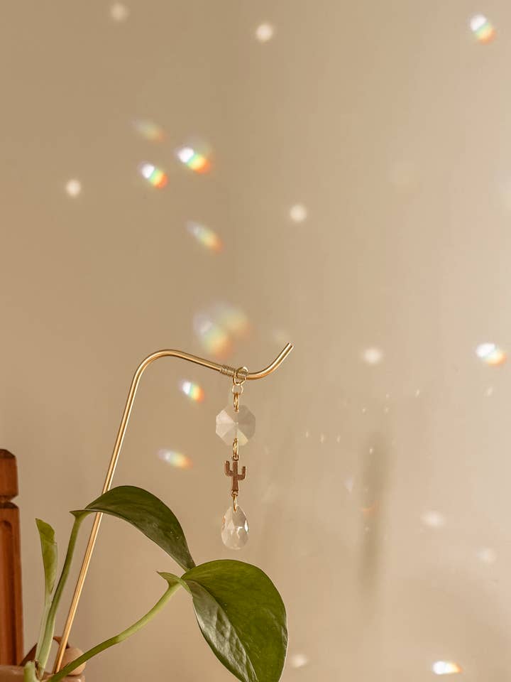 Pflanzenstab | Sonnenfänger + Kaktus-Anhänger | Geschenk für Pflanzenmama für den Großhandel von Meraki The Studio Co.