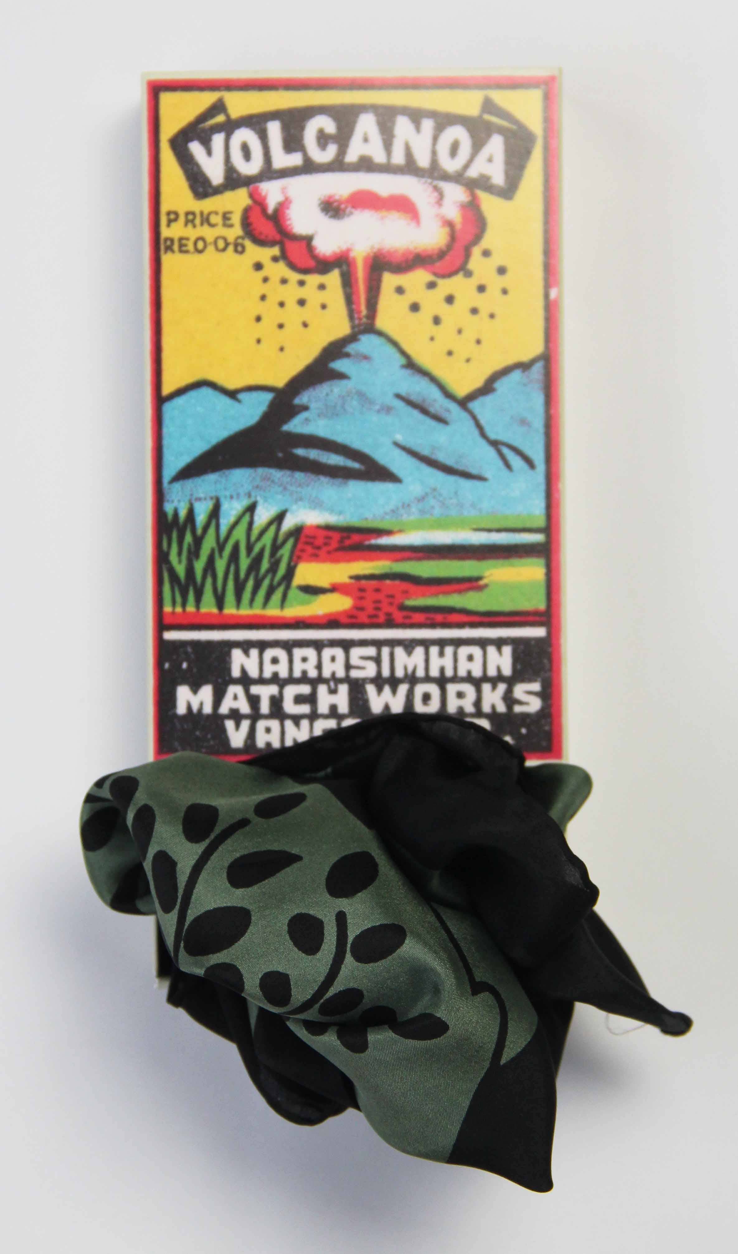 Les Belles Vagabondes – Lenço de cabeça - Mulher por atacado – Mini lenço khaki Peace and Love1