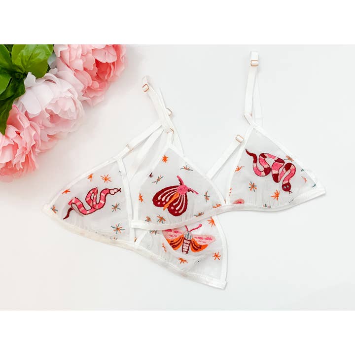 Triangle Bralette: White witch for wholesale by Jordan de Ruiter