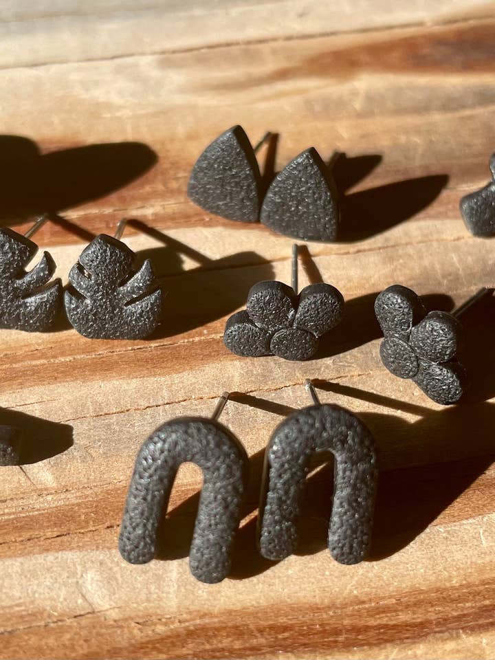 Micro stud øreringe for engroshandel hos She makes clay