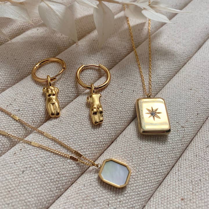 Little Nell Jewellery - Wholesale Pendant/Charm Necklace - 18k Gold Plated Waterproof Solid Star Embossed Pendant Necklace