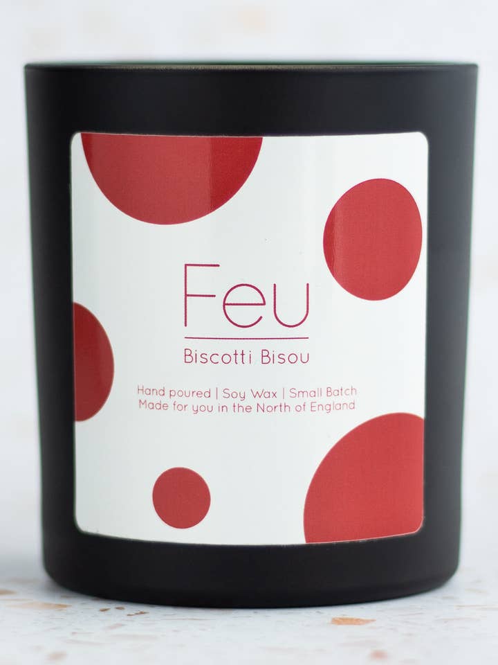Vanilla, Cinnamon and Chestnut Candle - Biscotti Bisou for wholesale by Feu Candles