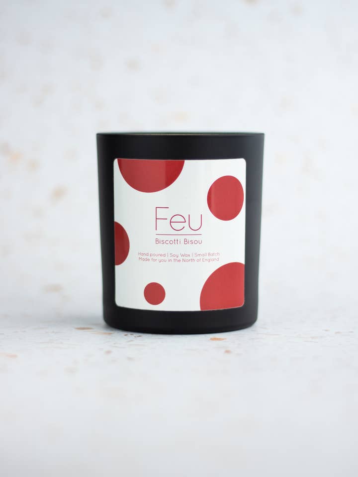 Bougie de luxe en cire de soja naturelle | Biscuit parfumé à la vanille pour la vente par Feu Candles