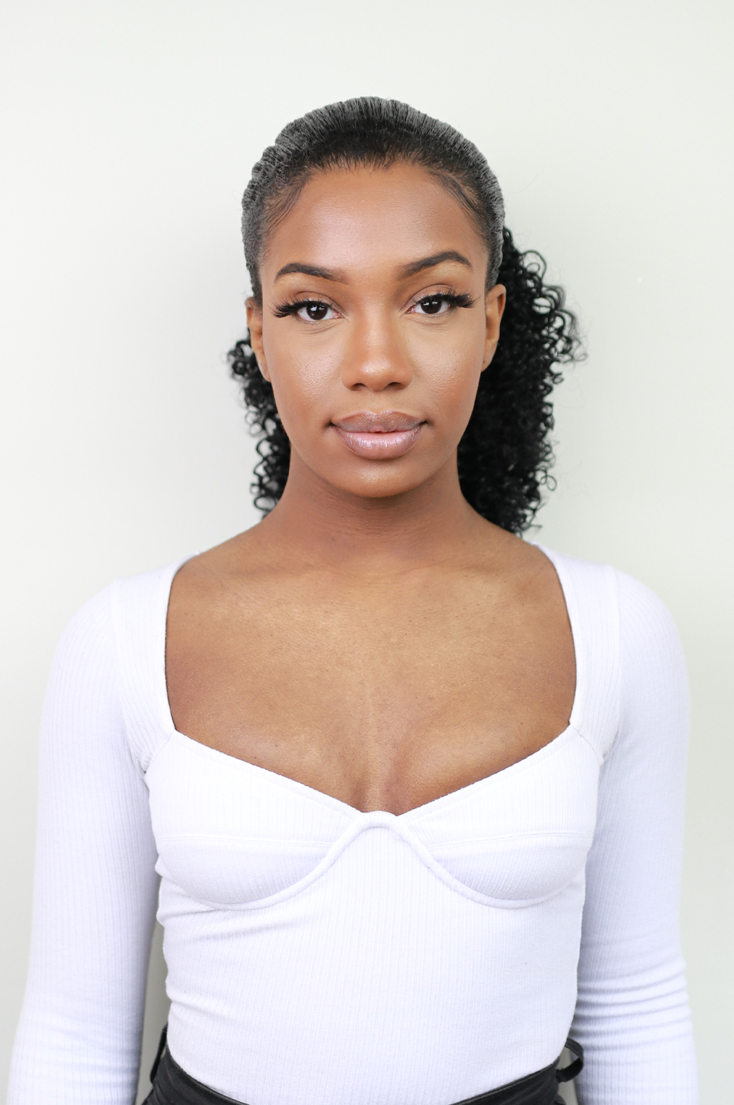 LA 'BELLO BEAUTY - Wholesale Hair Extensions - Aisha Kinky Ponytail3