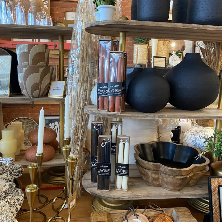 Made Market Co. - Wholesale Serving bowl - Black Flower Shaped Bowl9