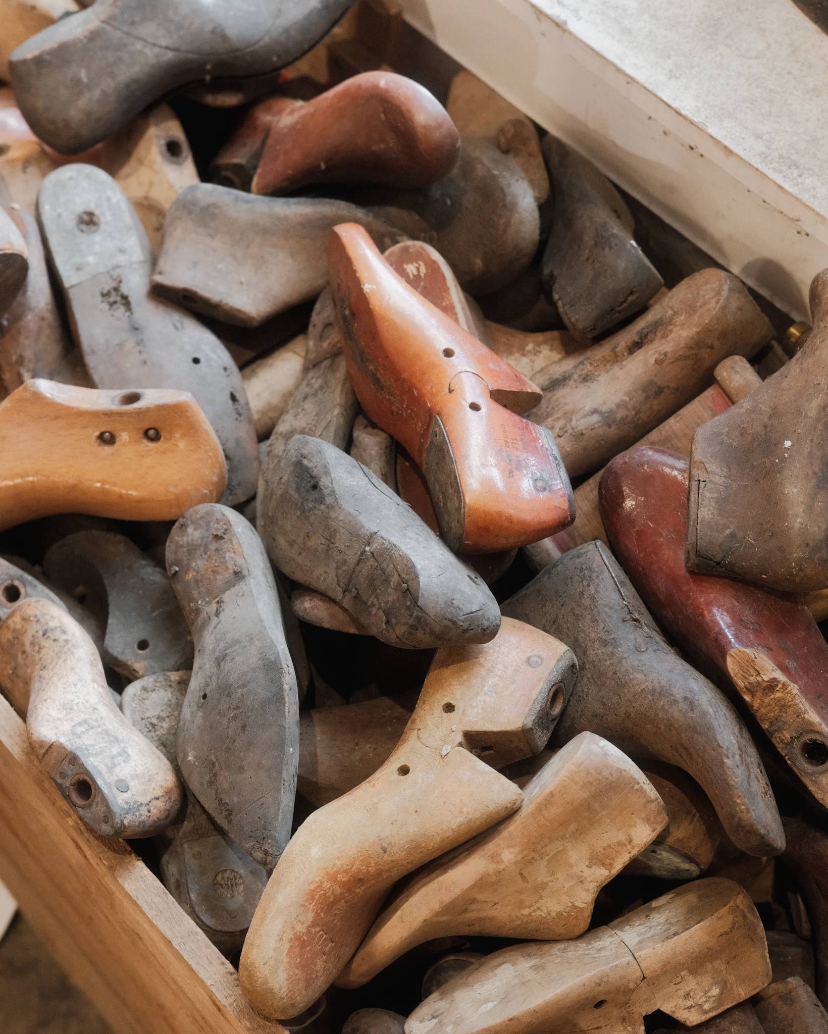 Golden Oldies Antiques - Vente Décorations de table - Moules à chaussures en bois anciens (formes de cordonnier)3