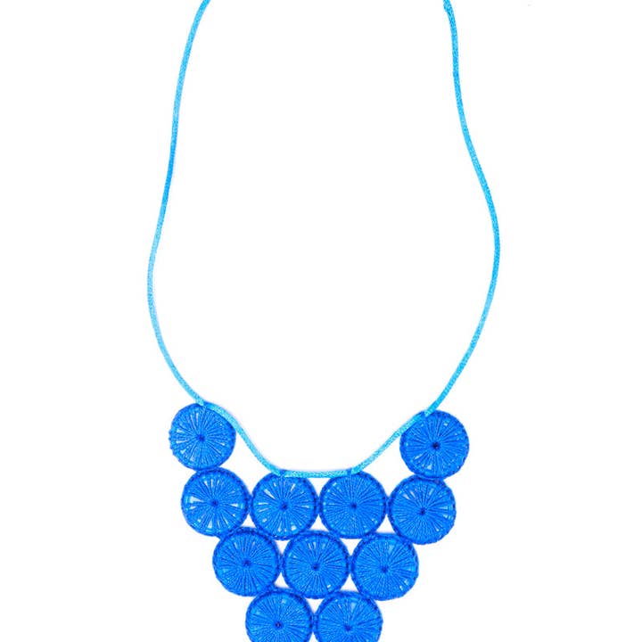 Casquettes recyclées, collier pour la vente par vireChic