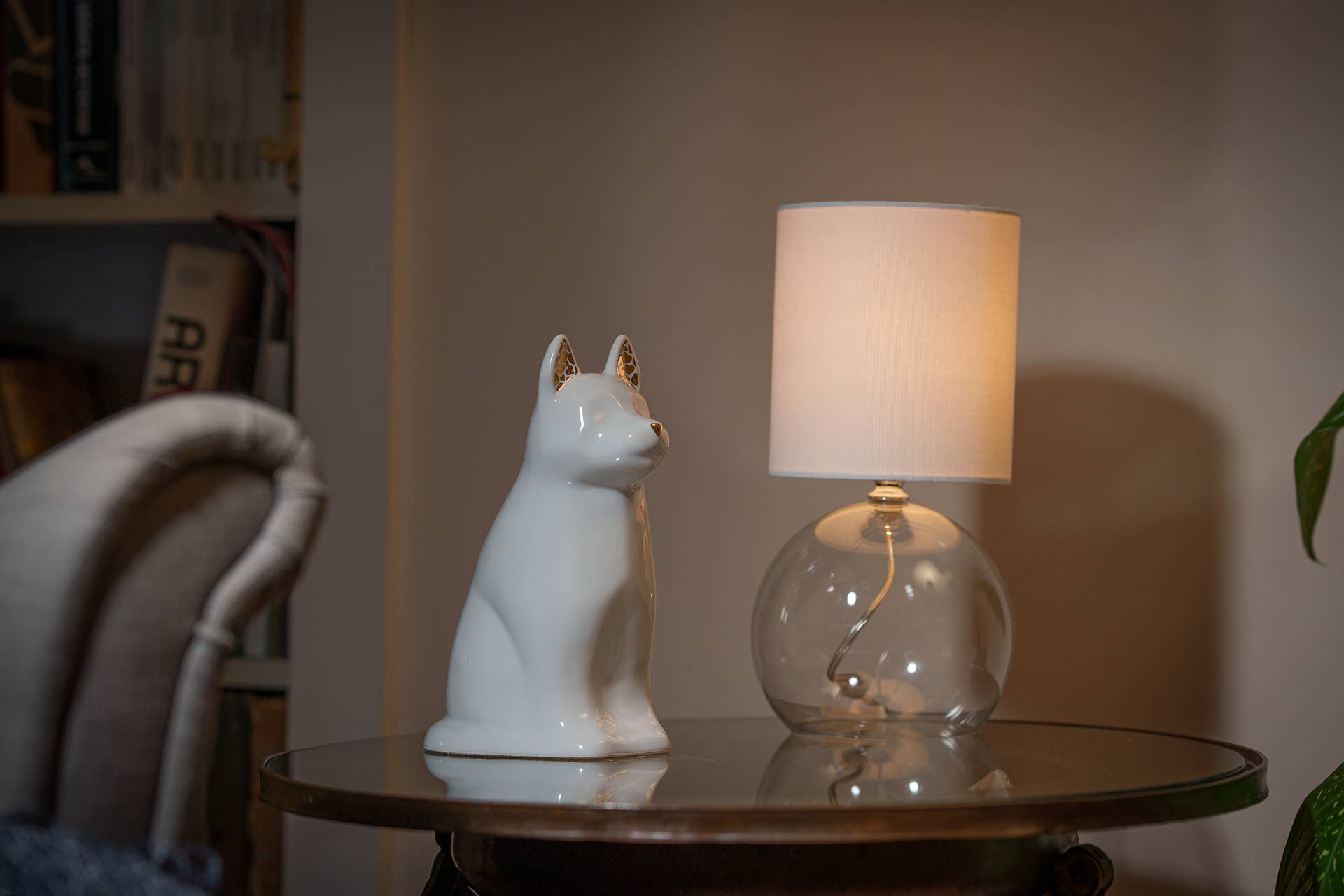 Pulvis Art Urns – Großhandel Haustier-Urne/Andenken-Box – "Barkley" Tierurne für Hunde - Weiß | Keramik7