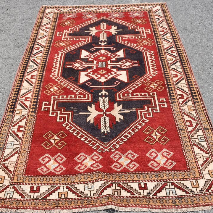 Handgefertigter Rot & Beige Geometrischer Klassischer Teppich, 4,4x6,6 Ft für den Großhandel von Vintage Rugs Loom